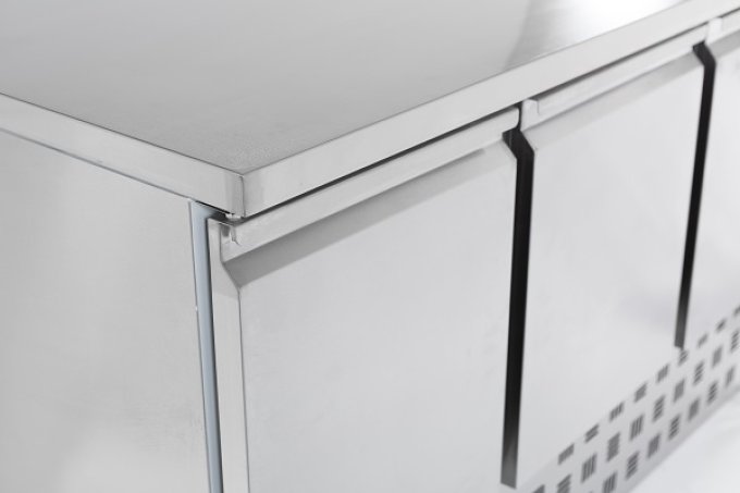 TABLE RÉFRIGÉRÉE 3 PORTES