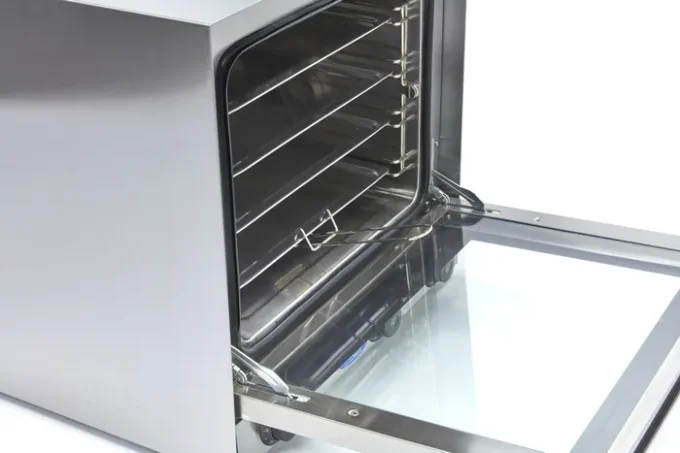 Four à convection - grill - 4 plateaux - minuterie intégrée - jusqu'à 300°C MAXIMA 09300417